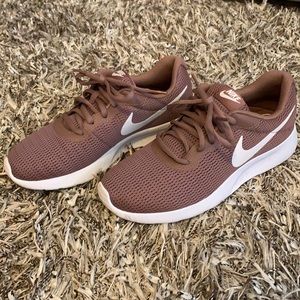 Women’s Nikes